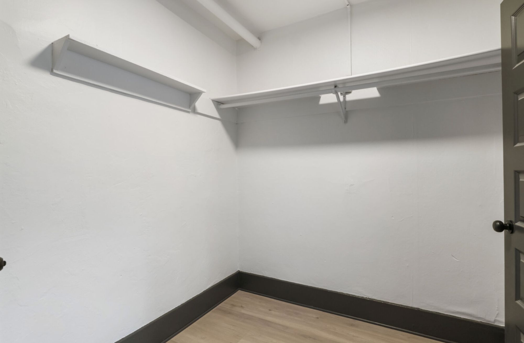 Kensington Fully Renovated Image 10