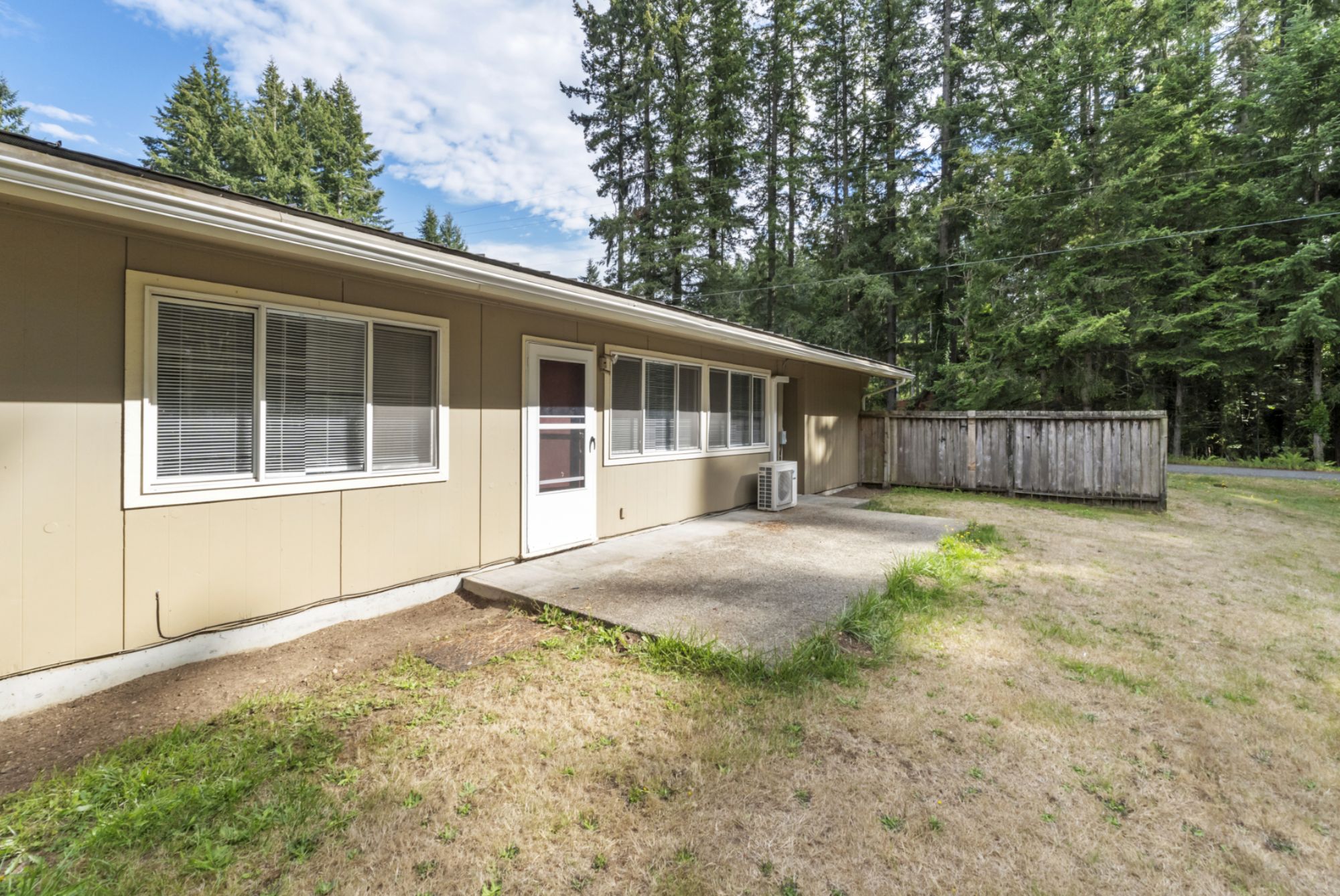 Lala Cove Apartments Banner Image